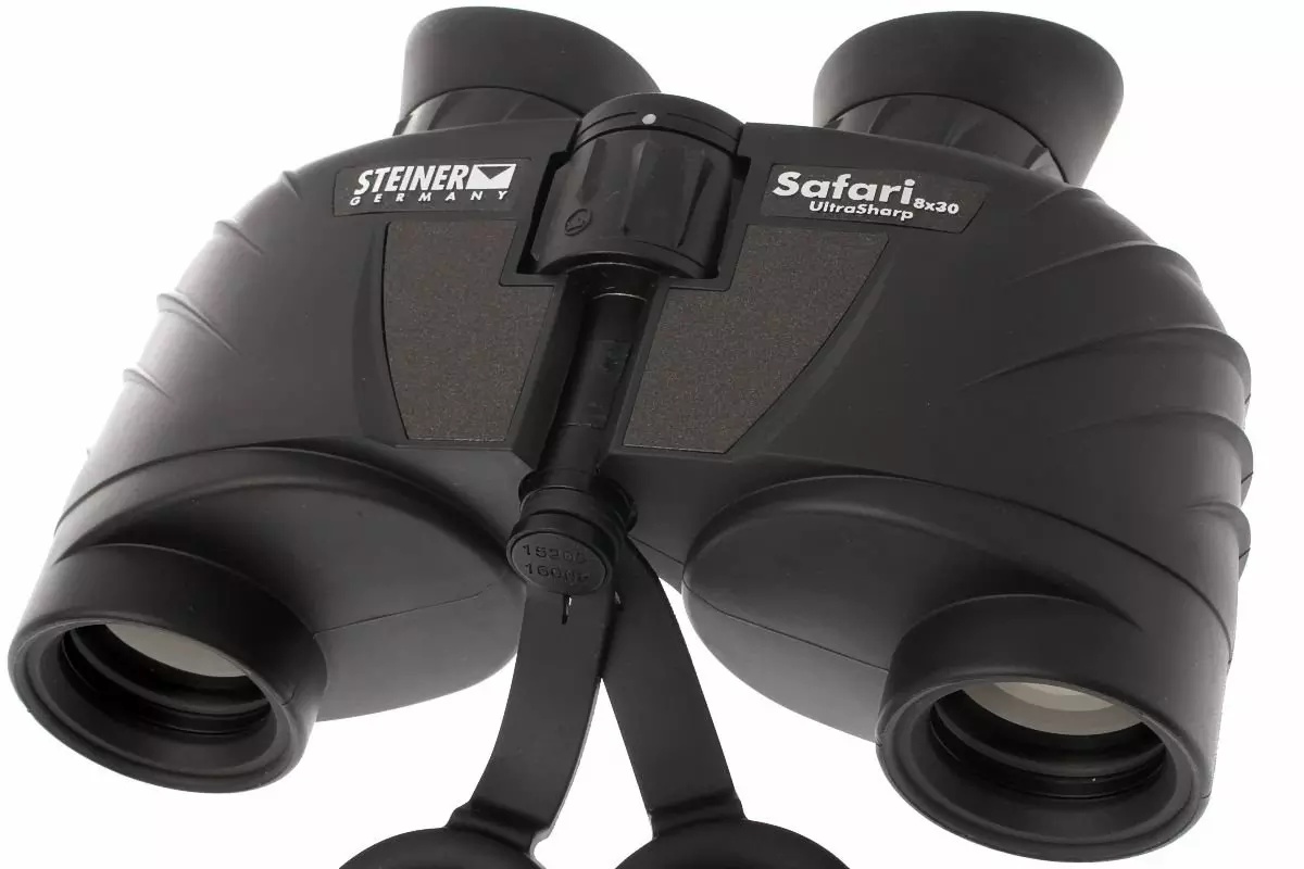 Бинокль Steiner Safari UltraSharp 8x30 CF